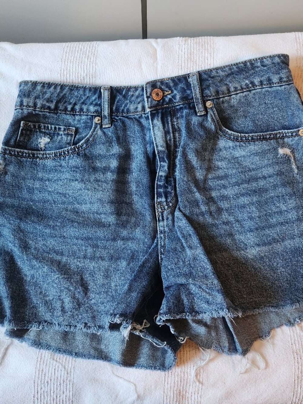 Bemore Rewash Ladies Shorts. Size 9/29 Blue Denim Brand Low Pro